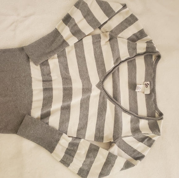 Grey and Ivory Sweater - Picture 5 of 5